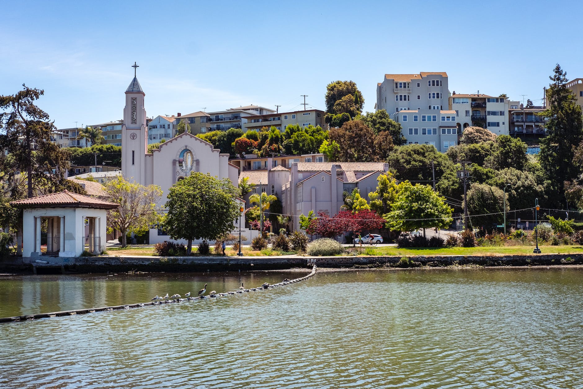 view of waterfront buildings in oakland california